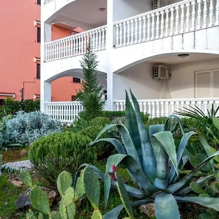 With 1 Bedroom * נייביצה