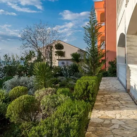 With 1 Bedroom נייביצה