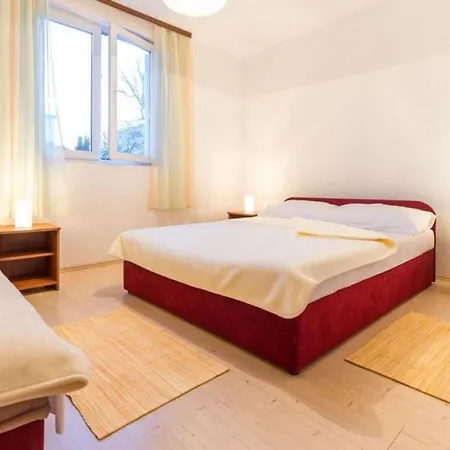 With 1 Bedroom *