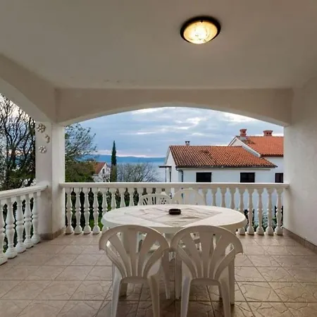 With 1 Bedroom بيت للعطل