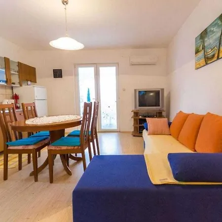 With 1 Bedroom Prázdninový dům Njivice