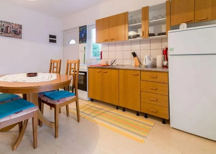 Prázdninový dům With 1 Bedroom Njivice
