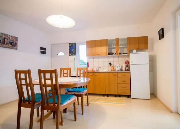 With 1 Bedroom Prázdninový dům Njivice